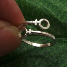 Load image into Gallery viewer, Silver Lesbian Symbol Ring