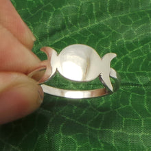 Load image into Gallery viewer, Silver Moon Phase Ring
