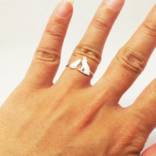 Load image into Gallery viewer, Silver Wolf Ring for Women