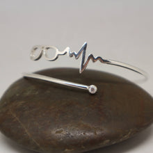 Load image into Gallery viewer, Optometrist Eye Glasses Heartbeat Bracelet