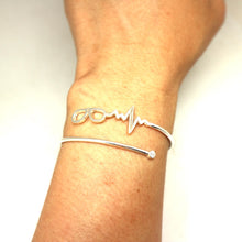 Load image into Gallery viewer, Optometrist Eye Glasses Heartbeat Bracelet