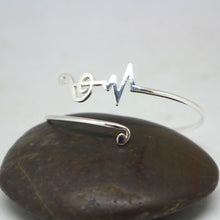 Load image into Gallery viewer, Silver Treble Clef Heartbeat Bracelet
