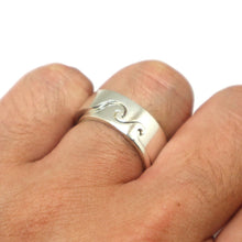 Load image into Gallery viewer, Wave Couple Alternative Wedding Ring