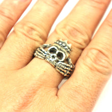 Load image into Gallery viewer, Skull Claddagh Ring for Men