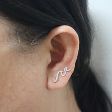 Load image into Gallery viewer, Silver Wave Ear Climber Earring
