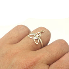 Load image into Gallery viewer, Mother and 2 Daughter Knot Ring