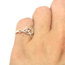 Load image into Gallery viewer, Mother Daughter Knot Ring