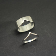 Load image into Gallery viewer, Chevron Matching Rings