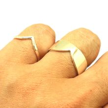 Load image into Gallery viewer, Chevron Matching Rings