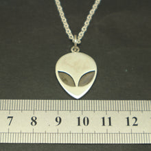 Load image into Gallery viewer, Alien Area 51 Ufo Necklace