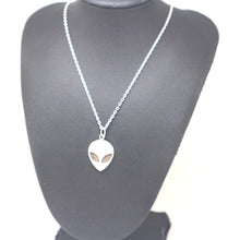 Load image into Gallery viewer, Alien Area 51 Ufo Necklace