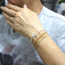 Load image into Gallery viewer, Mom To Be Baby Feet Bracelet