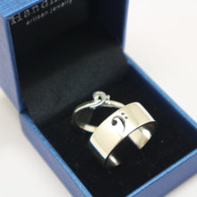 Load image into Gallery viewer, Bass Clef Promise Ring for Couples