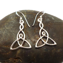 Load image into Gallery viewer, Silver Celtic Mother Child Knot Earring
