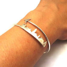 Load image into Gallery viewer, Personalized Plane London Skyline Bracelet
