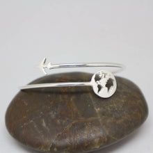 Load image into Gallery viewer, Silver Travel Map Plane Bracelet
