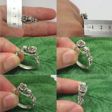 Load image into Gallery viewer, Skeleton Skull Holding Rose Ring
