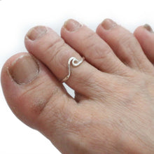 Load image into Gallery viewer, Sterling Silver Wave Toe Ring
