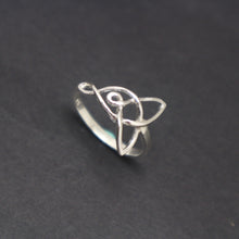 Load image into Gallery viewer, Mother Daughter Knot Ring

