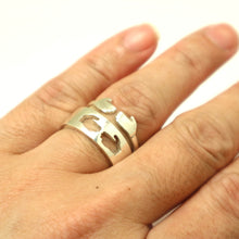 Load image into Gallery viewer, Hug Promise Ring for Couples
