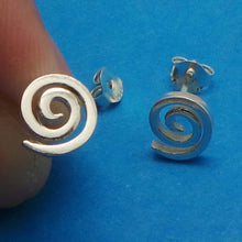 Load image into Gallery viewer, Single Spiral Stud Earring
