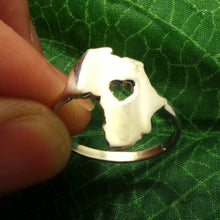 Load image into Gallery viewer, Silver Africa Heart Ring
