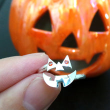 Load image into Gallery viewer, Silver Pumpkin Ring
