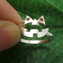 Load image into Gallery viewer, Silver Pumpkin Ring

