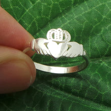 Load image into Gallery viewer, Silver Claddagh Ring
